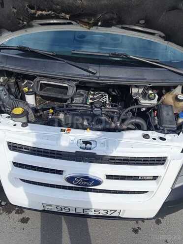 Ford Transit-4