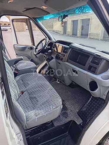 Ford Transit-5
