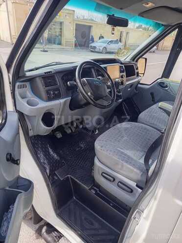 Ford Transit-3