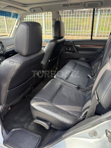 Mitsubishi Pajero 2008, 290,121 km - 3.0 l - Bakı