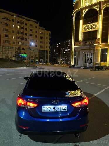 Hyundai Elantra 2015, 207,580 km - 1.8 l - Bakı