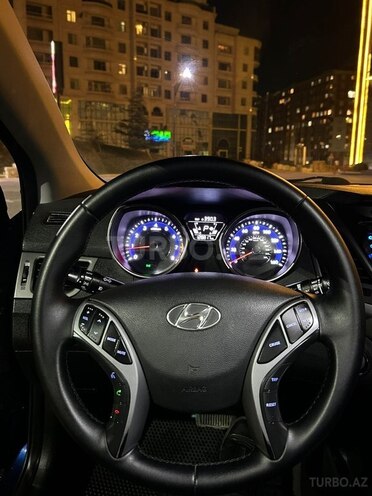 Hyundai Elantra 2015, 207,580 km - 1.8 l - Bakı