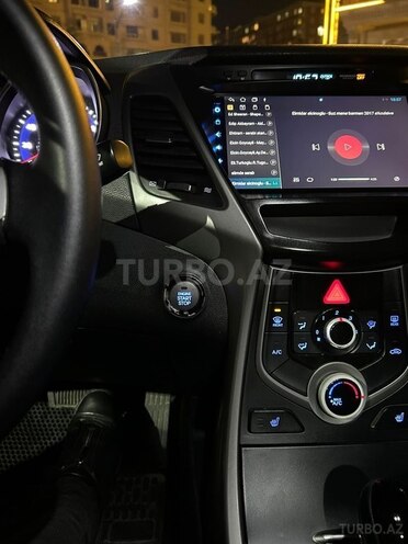 Hyundai Elantra 2015, 207,580 km - 1.8 l - Bakı