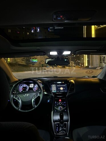 Hyundai Elantra 2015, 207,580 km - 1.8 l - Bakı