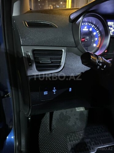 Hyundai Elantra 2015, 207,580 km - 1.8 l - Bakı