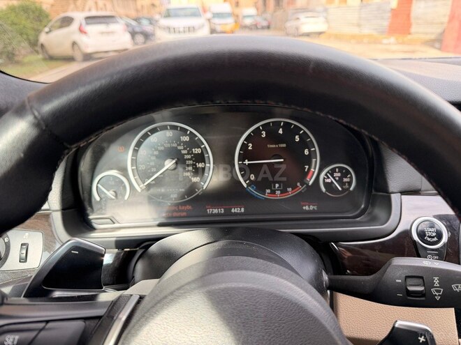 BMW 528 2016, 180,000 km - 2.0 l - Bakı
