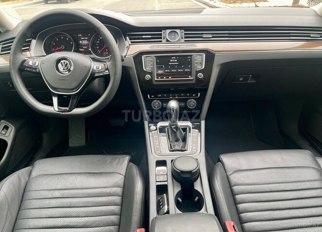 Volkswagen Passat 2016, 175,000 km - 1.8 l - Bakı