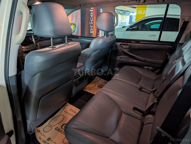 Lexus LX 570-6