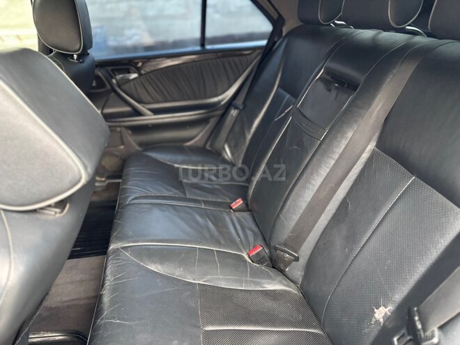 Mercedes E 320 2002, 389,800 km - 3.2 l - Bakı