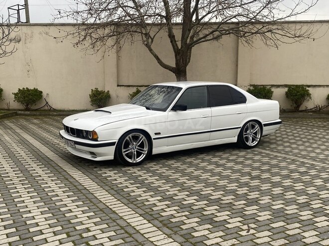 BMW 525 1988, 422,000 km - 2.5 l - Bakı