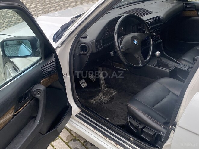 BMW 525 1988, 422,000 km - 2.5 l - Bakı