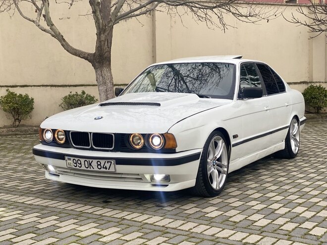 BMW 525 1988, 422,000 km - 2.5 l - Bakı