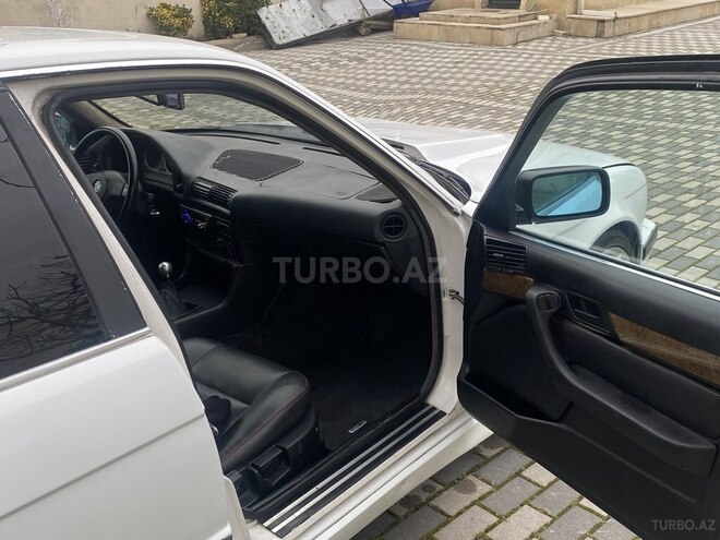 BMW 525 1988, 422,000 km - 2.5 l - Bakı