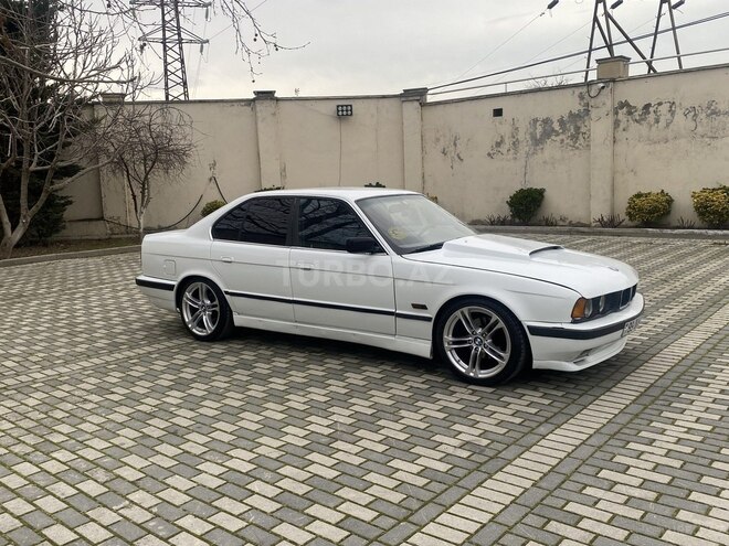 BMW 525 1988, 422,000 km - 2.5 l - Bakı