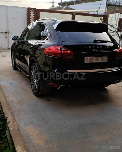 Porsche Cayenne S-8
