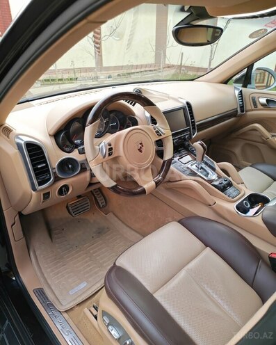 Porsche Cayenne S-10