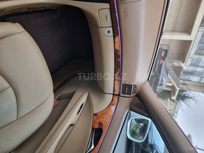Mercedes E 300-7