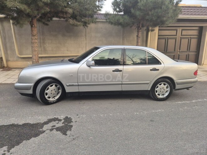 Mercedes E 200-4