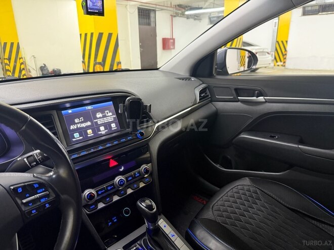 Hyundai Elantra 2019, 73,600 km - 2.0 l - Bakı