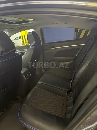 Hyundai Elantra 2019, 73,600 km - 2.0 l - Bakı