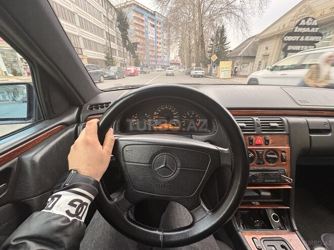 Mercedes E 240 1998, 440,000 km - 2.4 l - Bakı