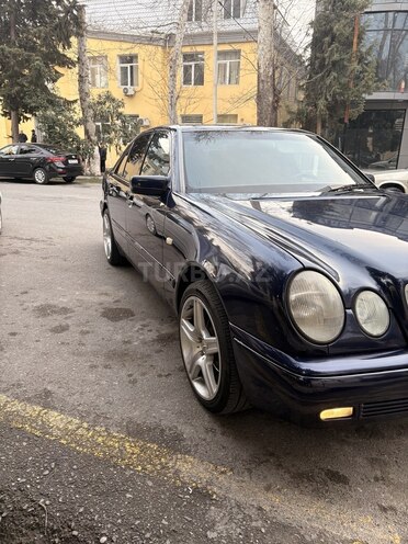 Mercedes E 240 1998, 440,000 km - 2.4 l - Bakı