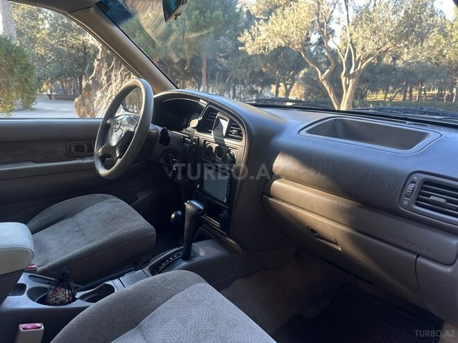 Nissan Pathfinder 2001, 296,000 km - 3.3 l - Bakı