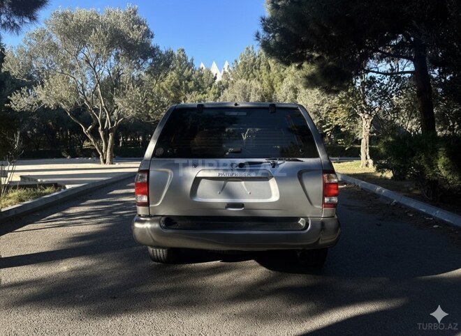 Nissan Pathfinder 2001, 296,000 km - 3.3 l - Bakı