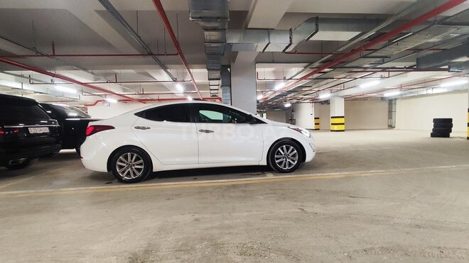 Hyundai Elantra-6