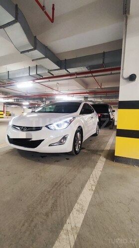 Hyundai Elantra-4