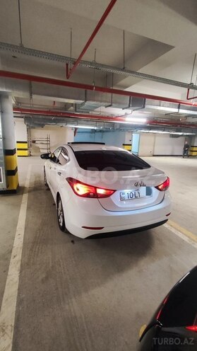 Hyundai Elantra-5