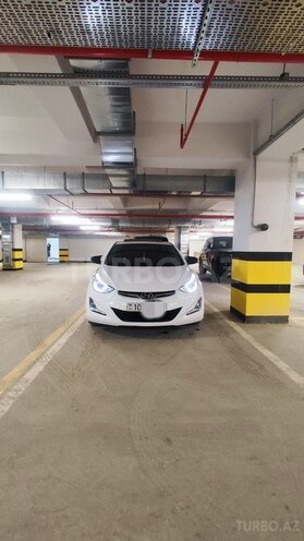 Hyundai Elantra-2