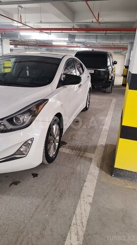 Hyundai Elantra-11