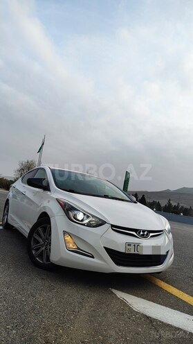 Hyundai Elantra-13