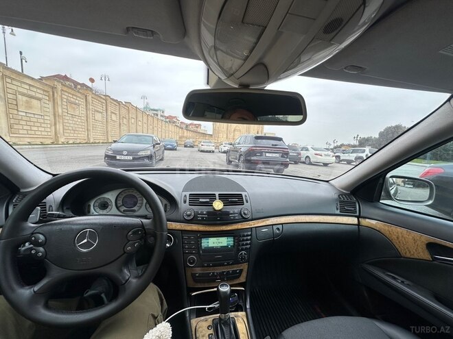 Mercedes E 220-13