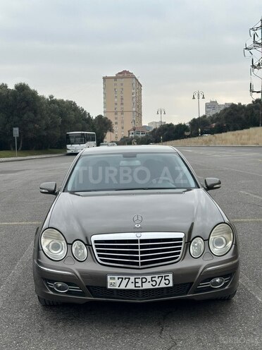 Mercedes E 220-12