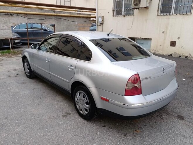 Volkswagen Passat 2004, 330,000 km - 1.8 l - Bakı