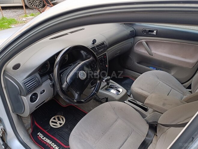 Volkswagen Passat 2004, 330,000 km - 1.8 l - Bakı