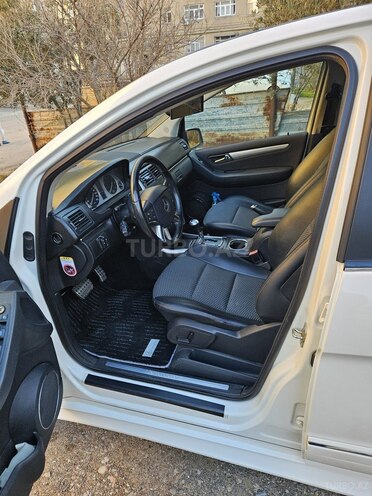 Mercedes B 180-5