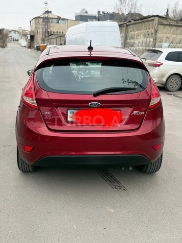 Ford Fiesta-2