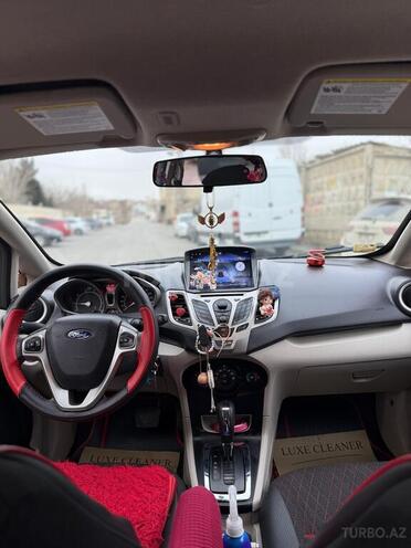 Ford Fiesta-11