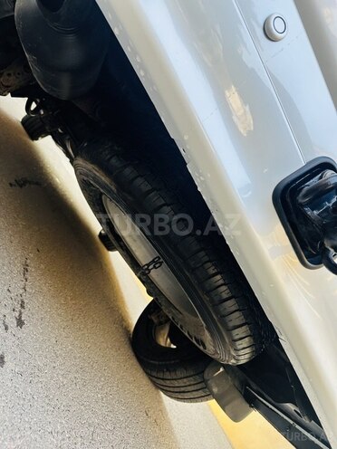 Lexus LX 570-19