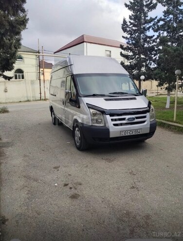Ford Transit-10