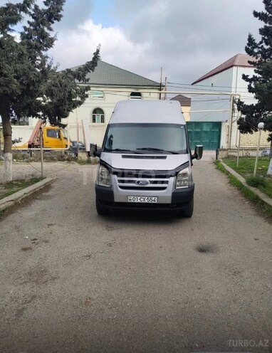 Ford Transit-7