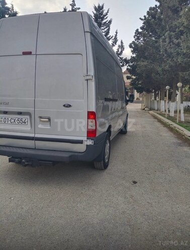 Ford Transit-6