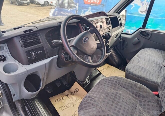 Ford Transit-3