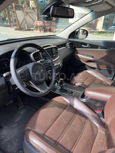 Kia Sorento-8