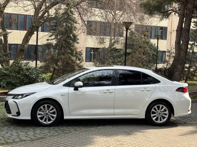 Toyota Corolla 2025, 12,800 km - 1.8 l - Bakı