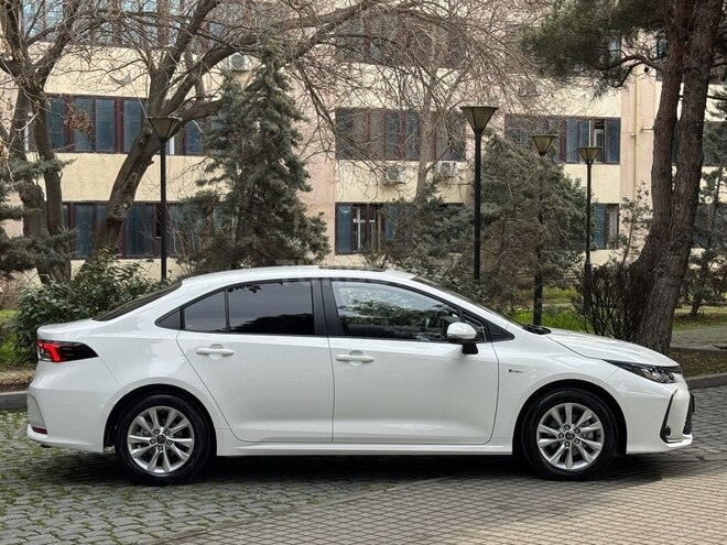 Toyota Corolla 2025, 12,800 km - 1.8 l - Bakı