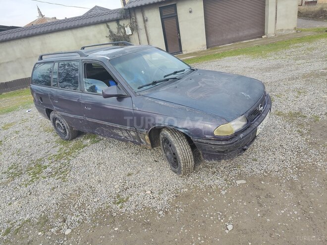 Opel Astra 1994, 400,000 km - 1.6 l - Quba